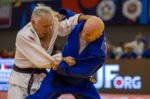 Atletas M8 (65-69 años) compitiendo en el Mundial de Judo Veteranos 2022